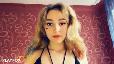 Magiese virtuele werklikheidsbril het my seks met Harley Quinn gegee